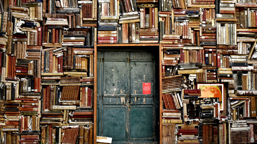Un amante della tecnologia e di libri